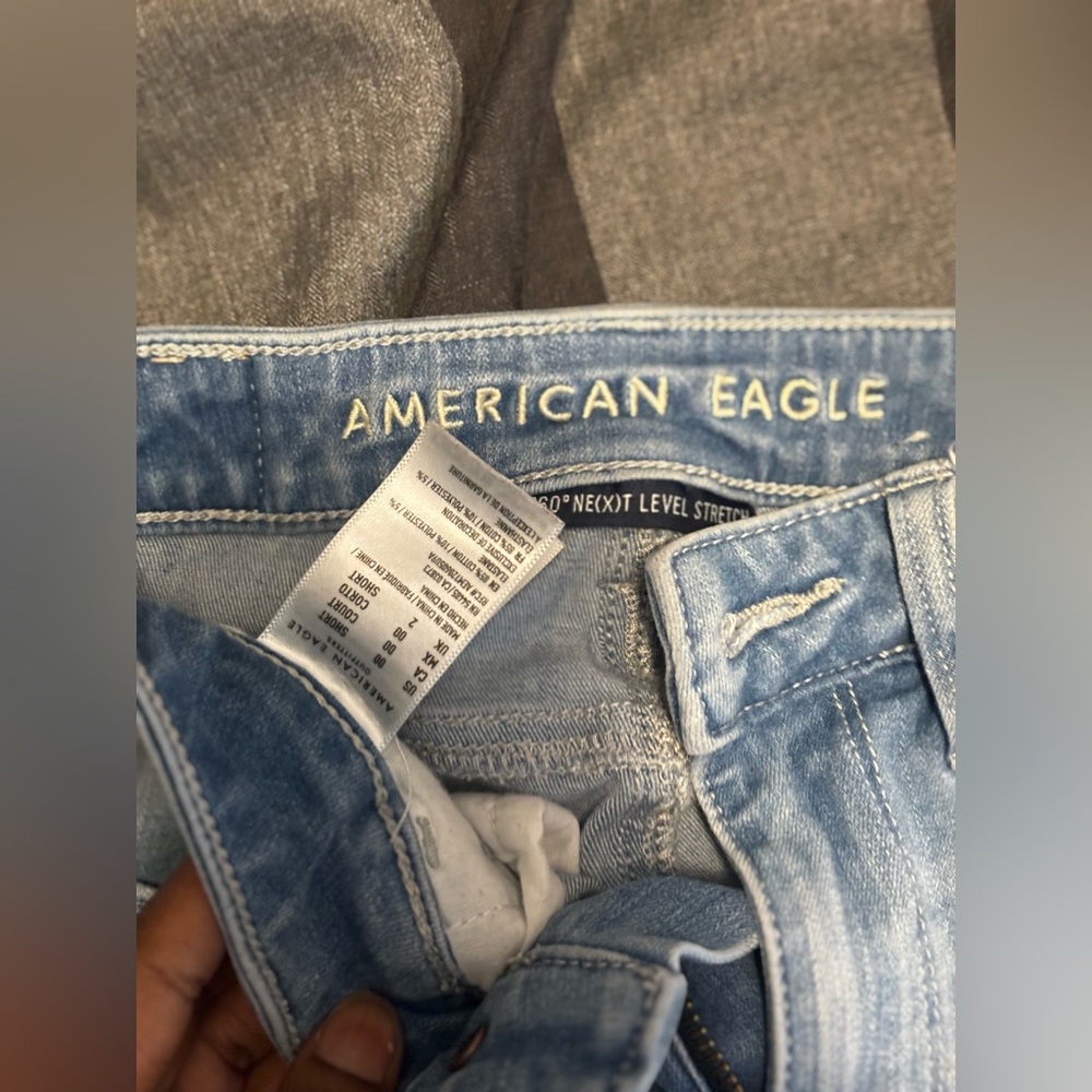 Size 00, like new, worn a couple times. 
American eagle jeans